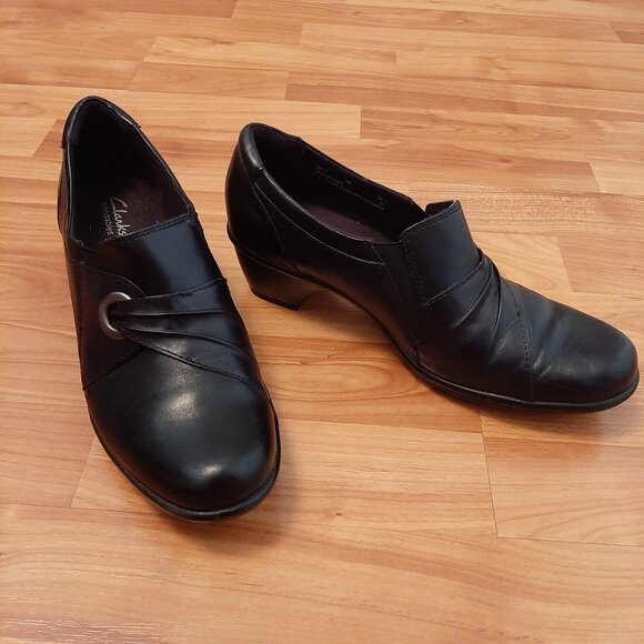 CLARKS Bendables Black Leather Slip-on Loafer with Low Block Heel - Size 9 - Picture 2 of 7